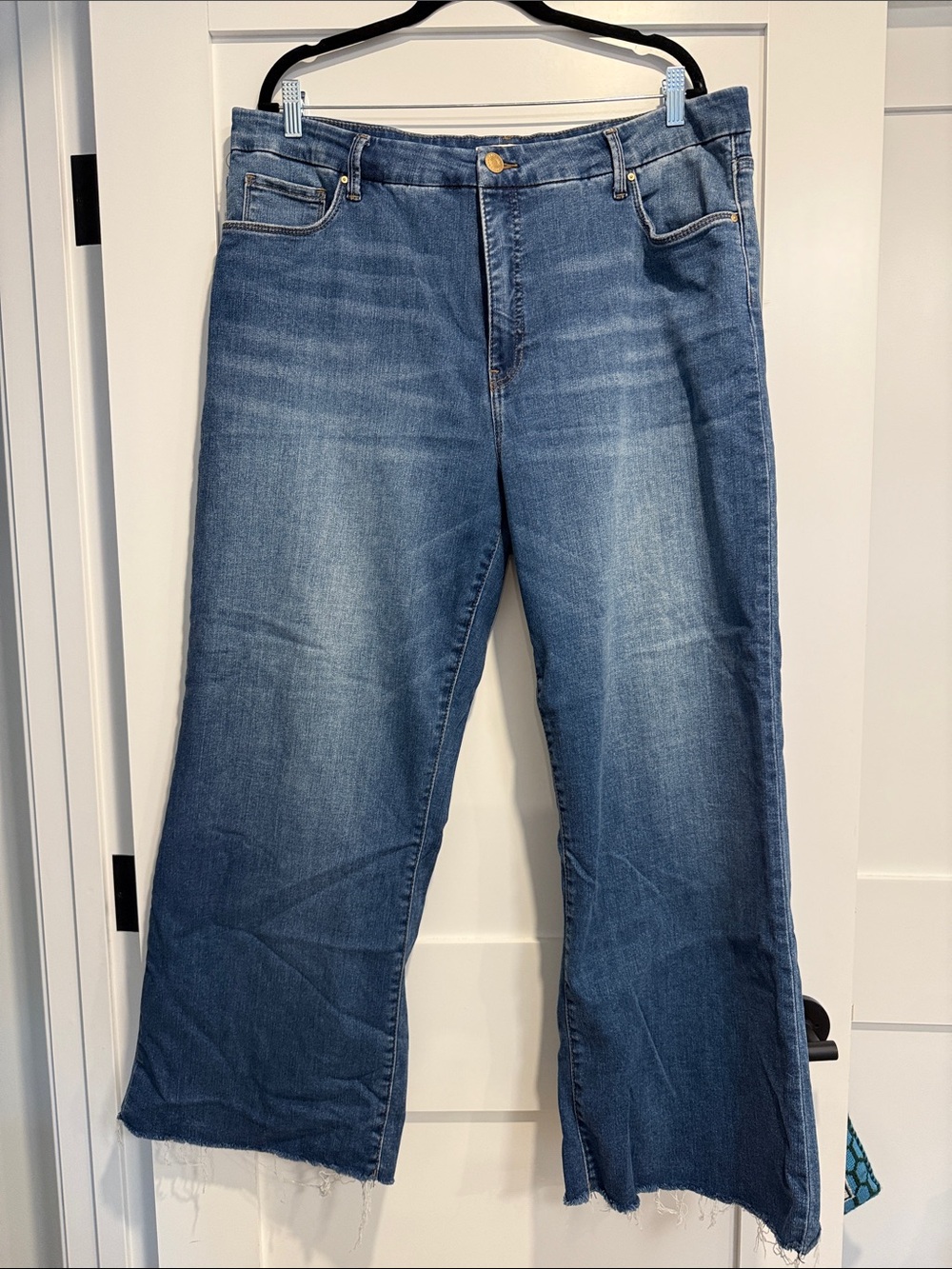 Kut from the Kloth Meg High Rise Fab Ab Wide Leg Raw Hem - Picture 4 of 7